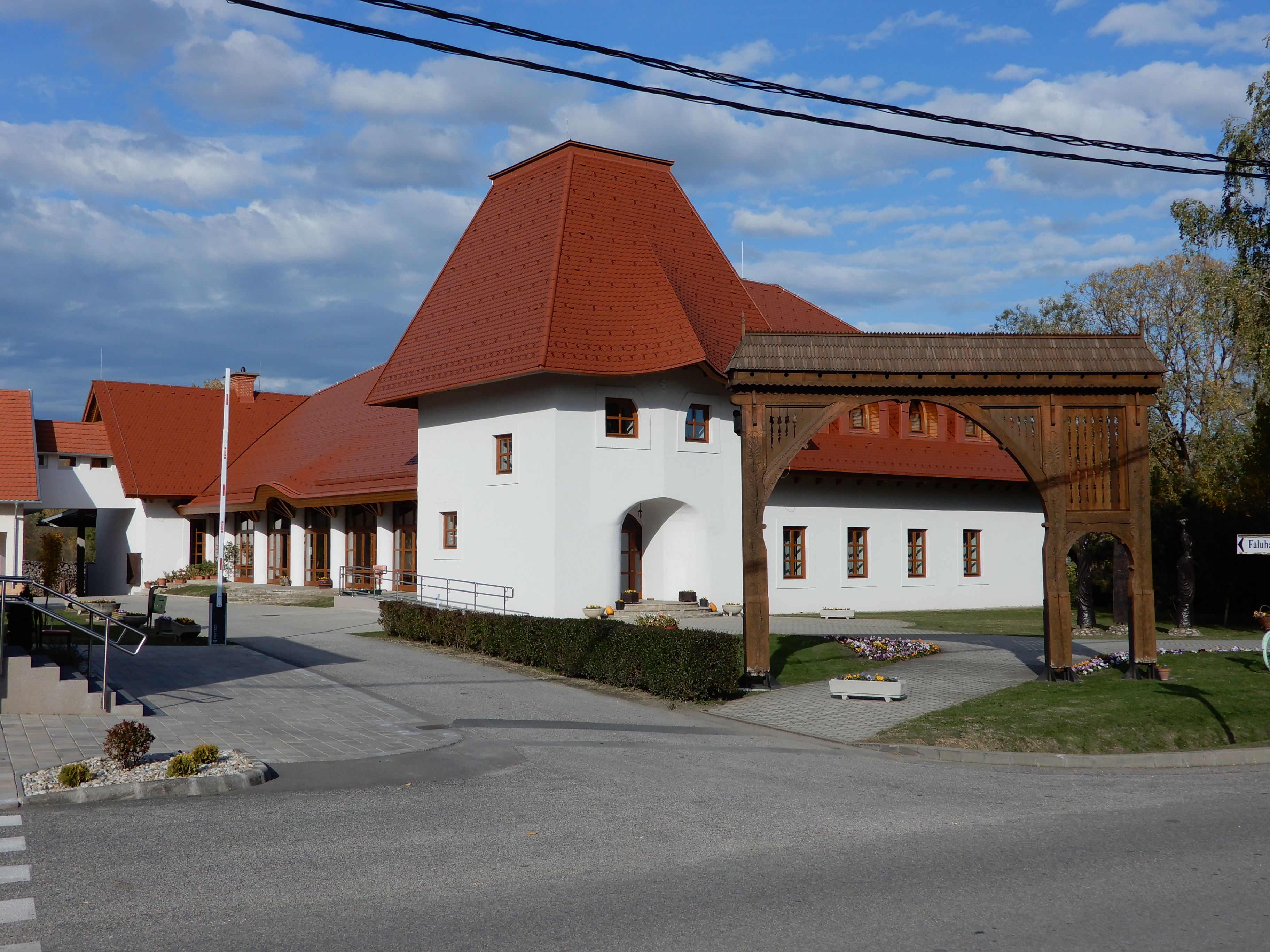 Tóth Árpád - faluház, Buzsák